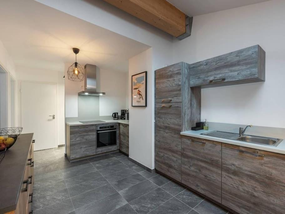Apartment Châtel Les Freinets A202 -Châtel Multipass 2026 en Été offert par votre hôte Apartment in Châtel