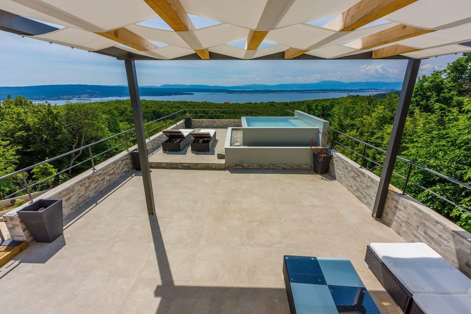Privathaus mit Pool und traumhaften Ausblick House in Crikvenica