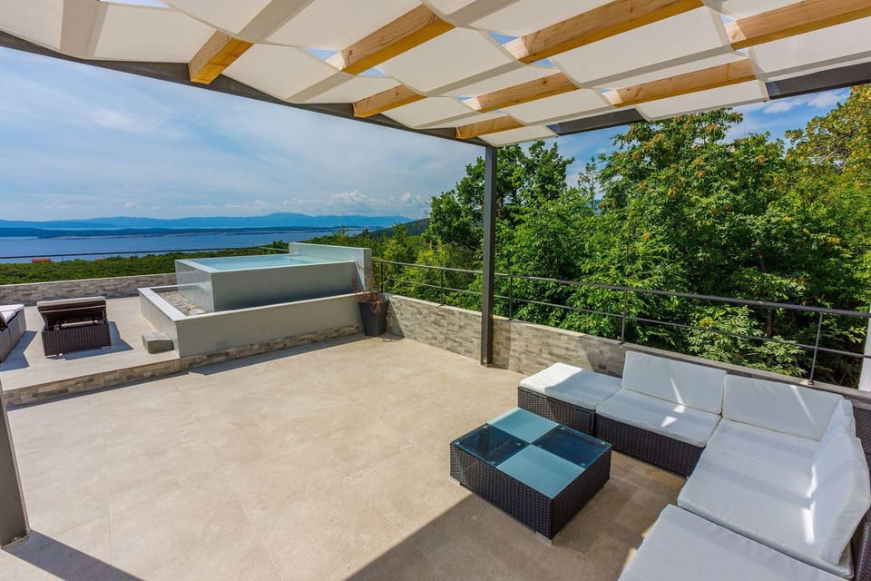 Privathaus mit Pool und traumhaften Ausblick House in Crikvenica