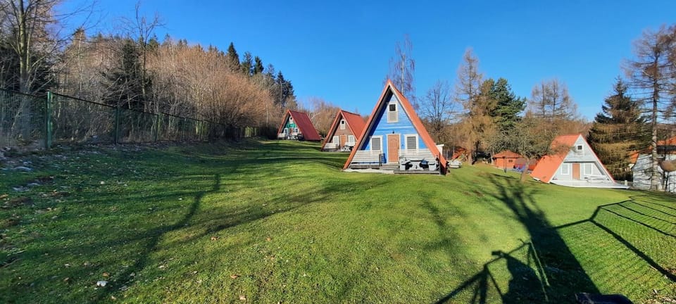 Property building, Spring, Day, Natural landscape, Garden, Garden view