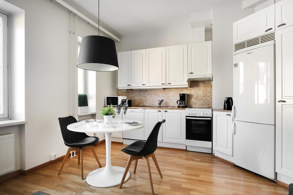 Kitchen or kitchenette, Dining area, dishwasher, oven, stove