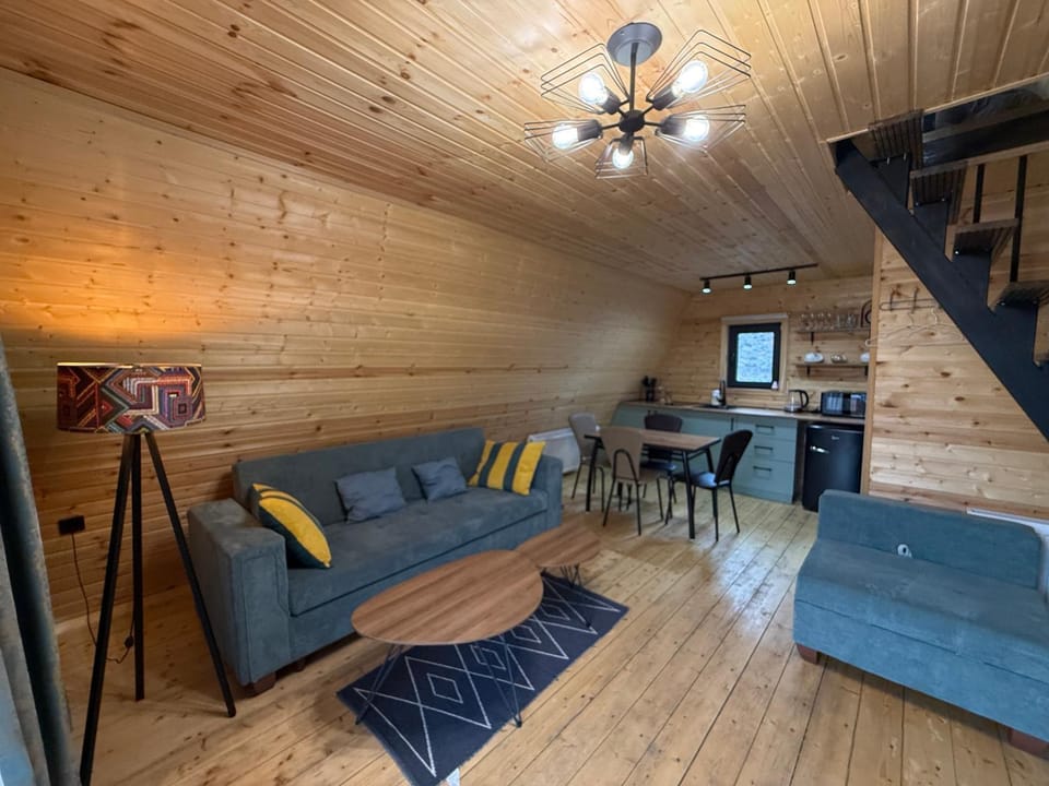TV and multimedia, Kitchen or kitchenette, Living room, Dining area