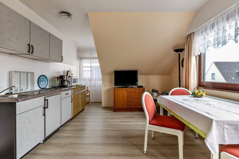 Property building, Kitchen or kitchenette, Living room