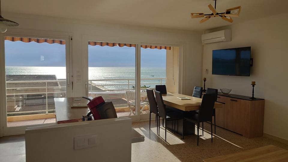 Appartement vue mer 80m2 Apartment in Fréjus