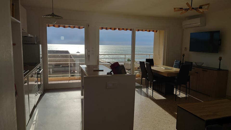 Appartement vue mer 80m2 Apartment in Fréjus