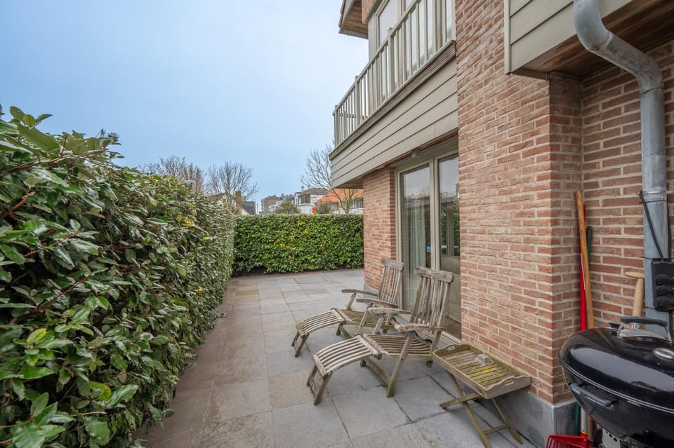 Beautiful beach-appartment between Knokke & Bruges Apartment in Bruges