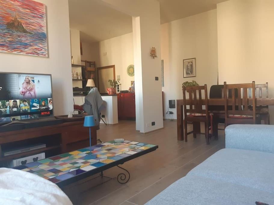 Living room, Dining area, Evening entertainment