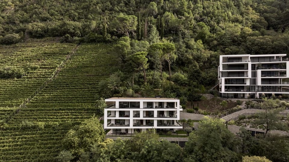 Property building, Neighbourhood, Natural landscape, Garden view, Parking