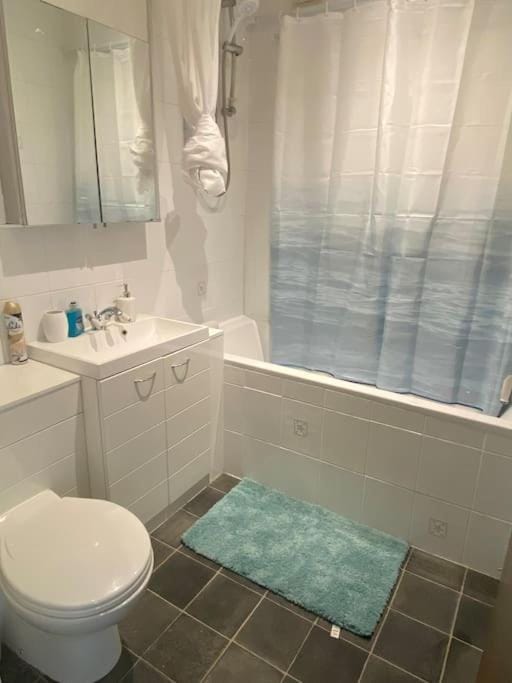 Lovely one Bedroom flat in Aberdeen City center and ideal for ARI Apartment in Aberdeen
