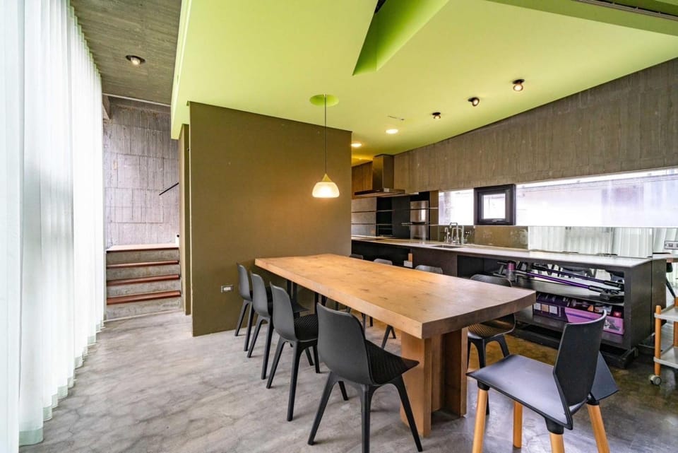 陸月Villa 宜蘭包棟民宿 l 寵物友善 l 烤肉 l KTV House in Taiwan, Province of China