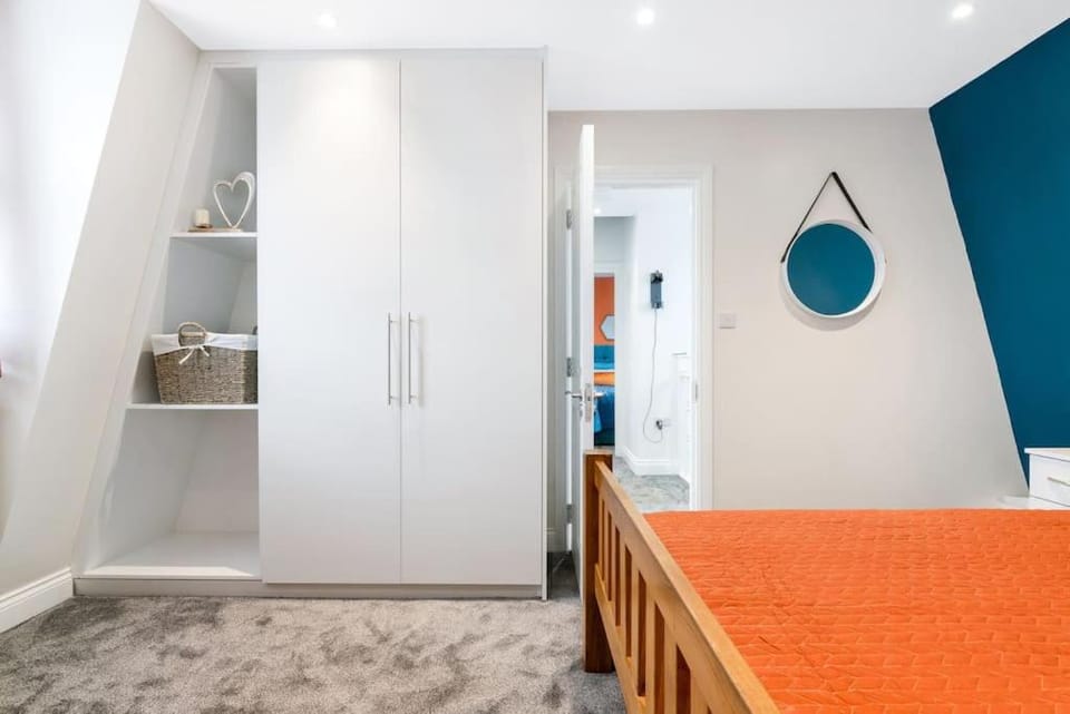 Bed, Bedroom, wardrobe