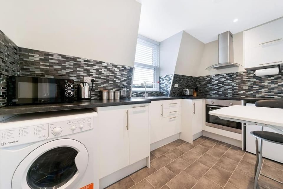 Coffee/tea facilities, Kitchen or kitchenette, dishwasher, washing machine
