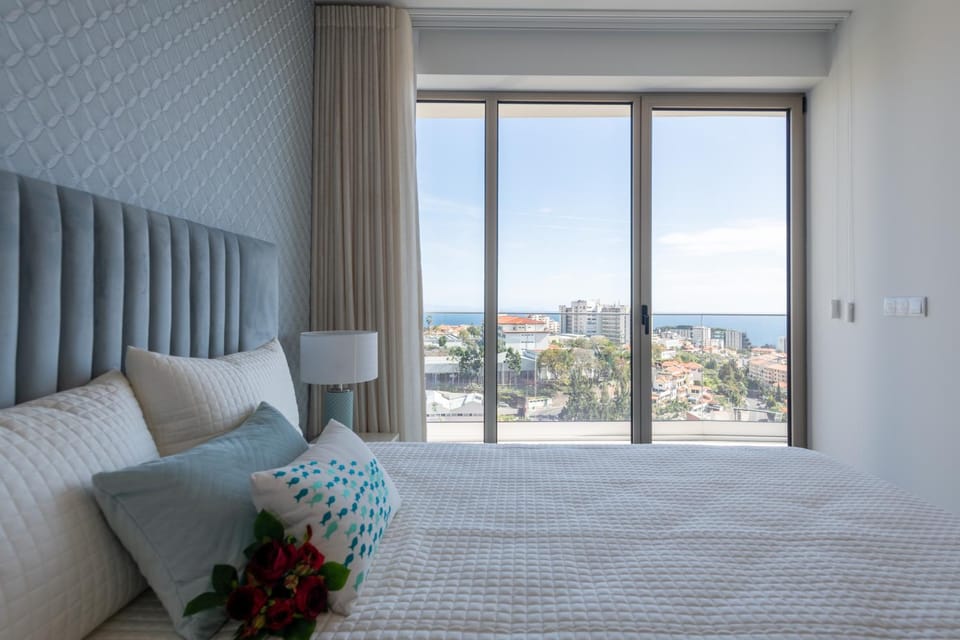 Bed, Natural landscape, Photo of the whole room, Bedroom, Sea view