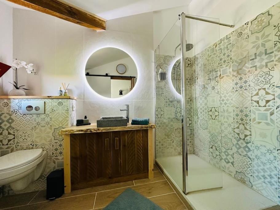 Shower, Toilet, Bathroom