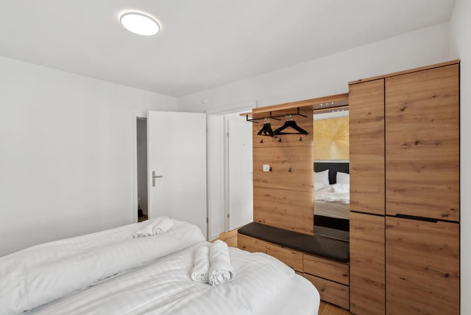 Bed, Kitchen or kitchenette, Photo of the whole room, Bedroom, Family, towels, wardrobe