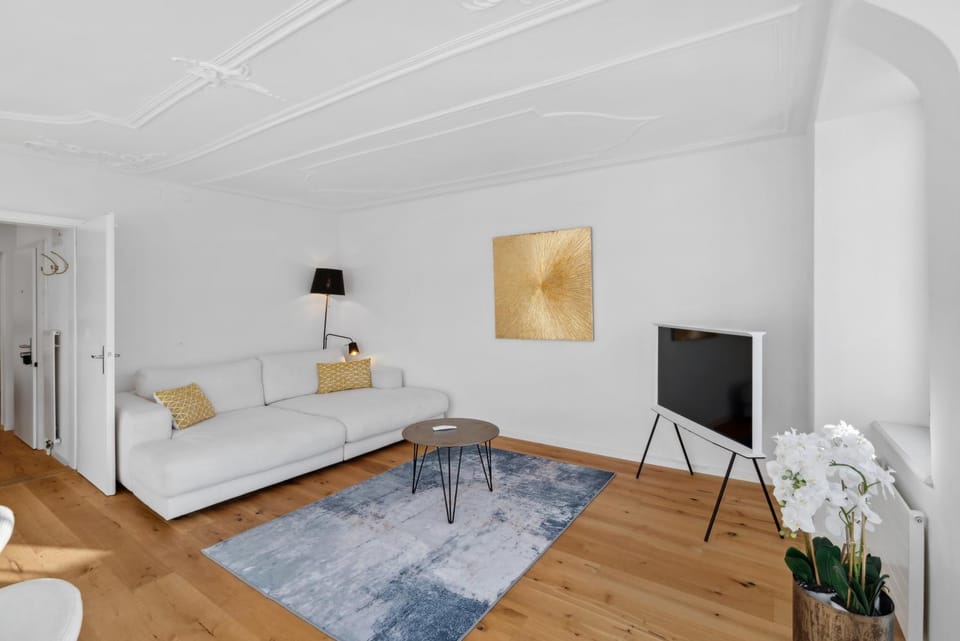 TV and multimedia, Living room, Photo of the whole room, Seating area