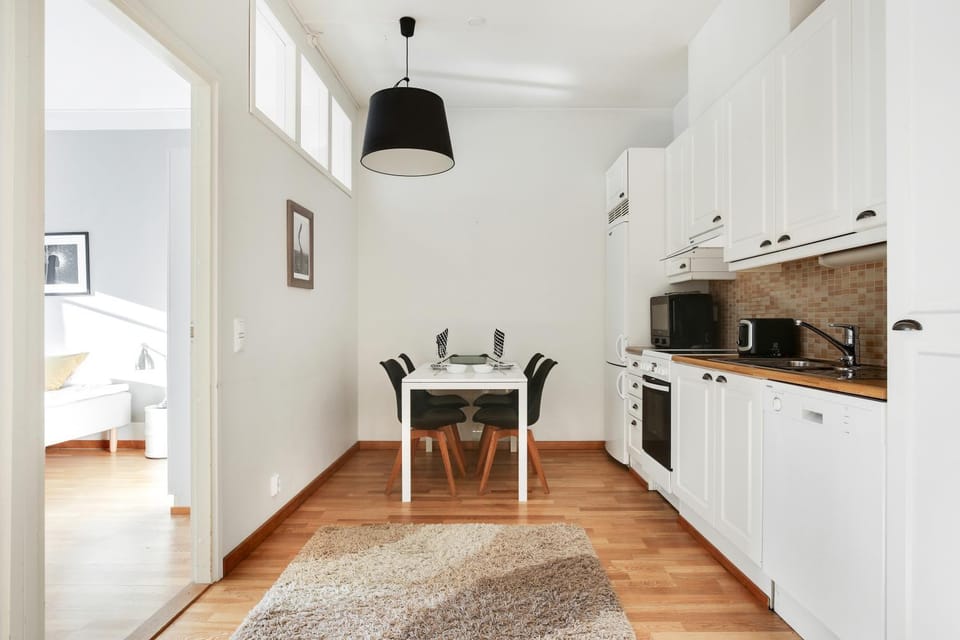 Kitchen or kitchenette, Dining area, stove