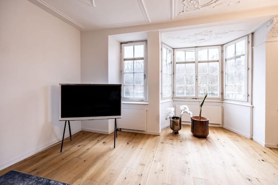 Property building, TV and multimedia, View (from property/room), Decorative detail