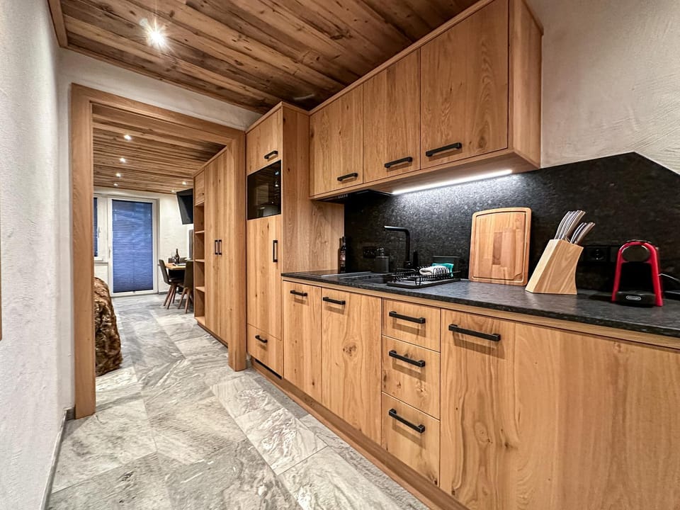 Kitchen or kitchenette, dishwasher, pet friendly, stove