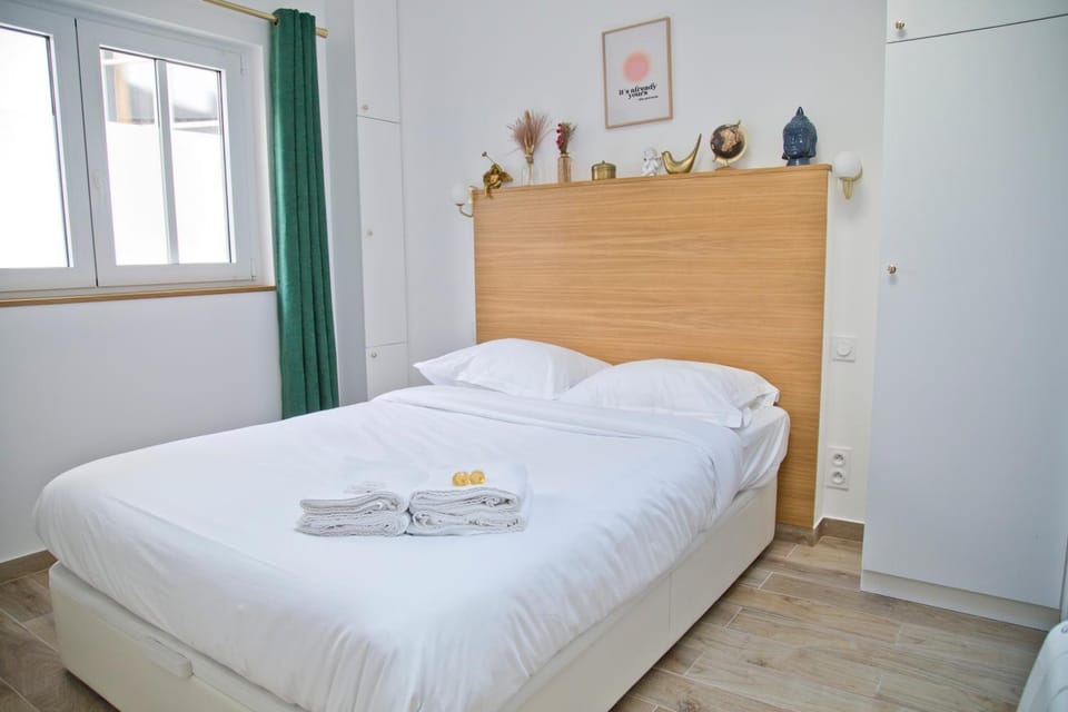 Constance - Heritage Suite Saint-Germain Courtyard Hideaway Apartment in Paris
