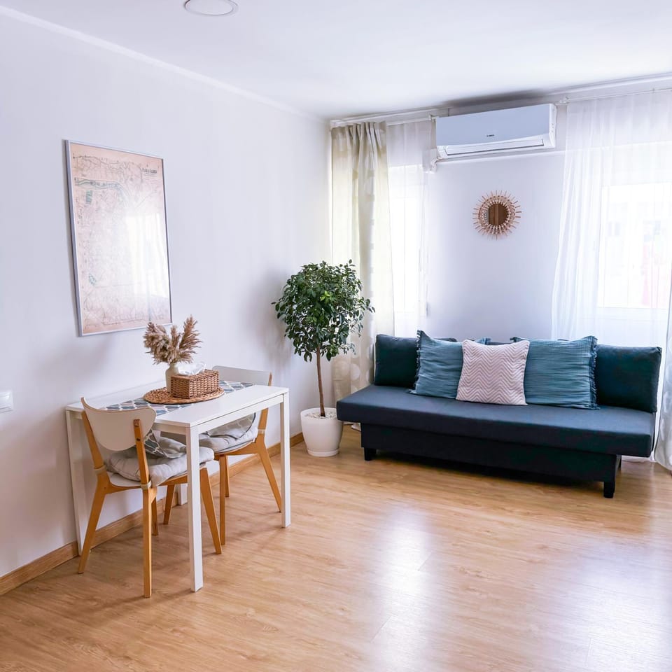 Living room, Seating area, air conditioner