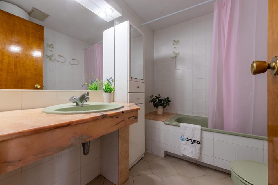 Bathroom, Bath