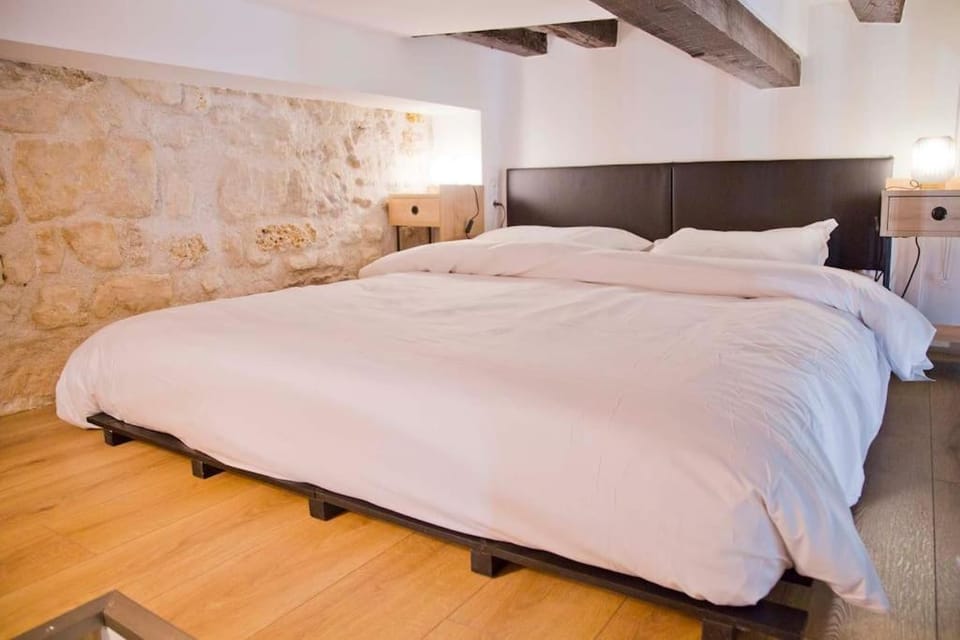 Gabrielle - Authentic Loft Saint-Germain Luxembourg Courtyard Apartment in Paris