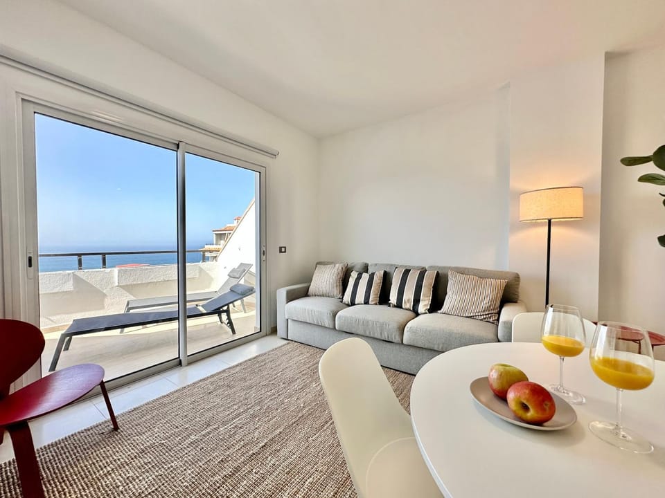 Balcony/Terrace, Living room, Dining area, Sea view
