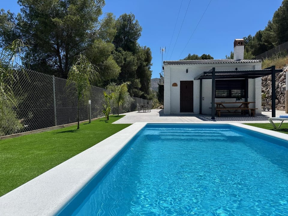 La Casona del Pinar Swiming Pool Chalet in Valle del Guadalhorce