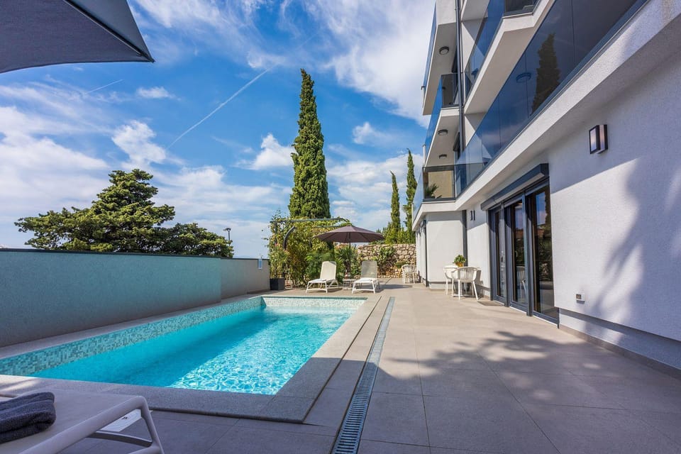 500 Meter zum Sandstrand mit Pool Apartment in Crikvenica