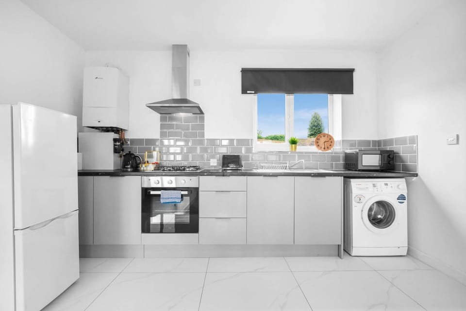 Kitchen or kitchenette, dryer, kitchen