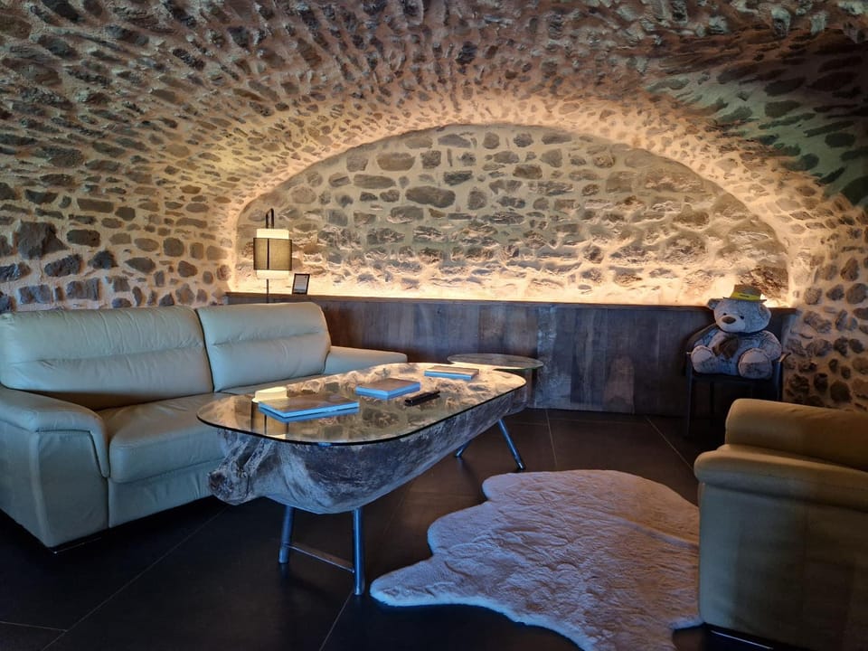 Communal lounge/ TV room, Living room