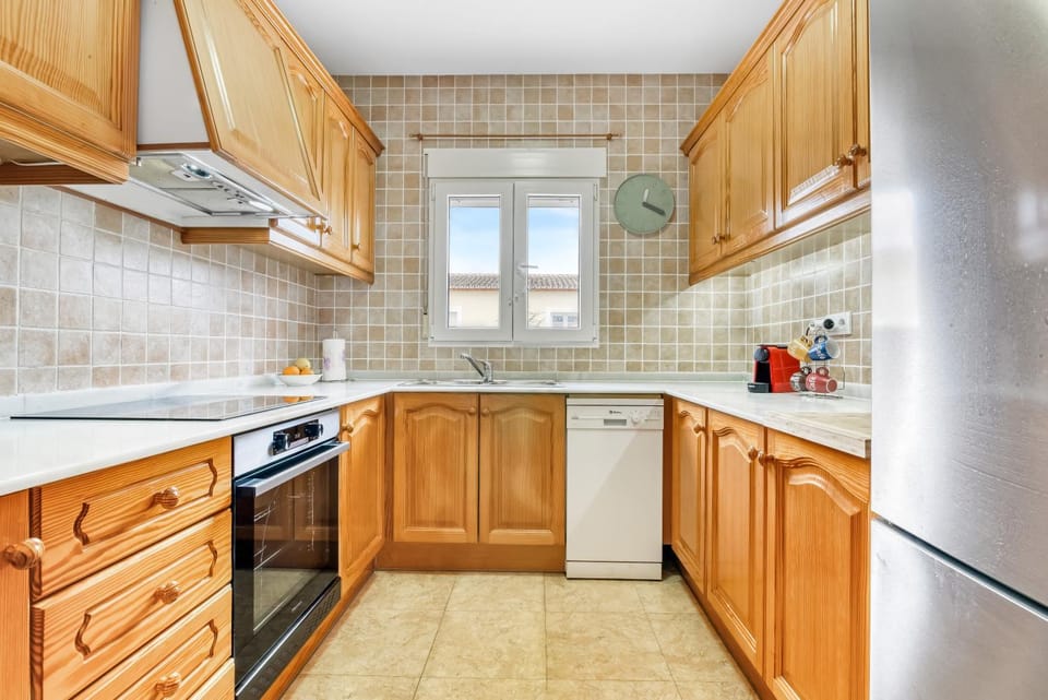 Kitchen or kitchenette, Living room