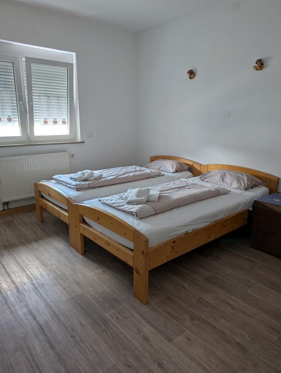 Property building, Living room, Bedroom