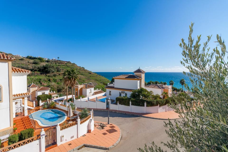 Nerja Villas Tamango Hill Silhouse Villa in Axarquía