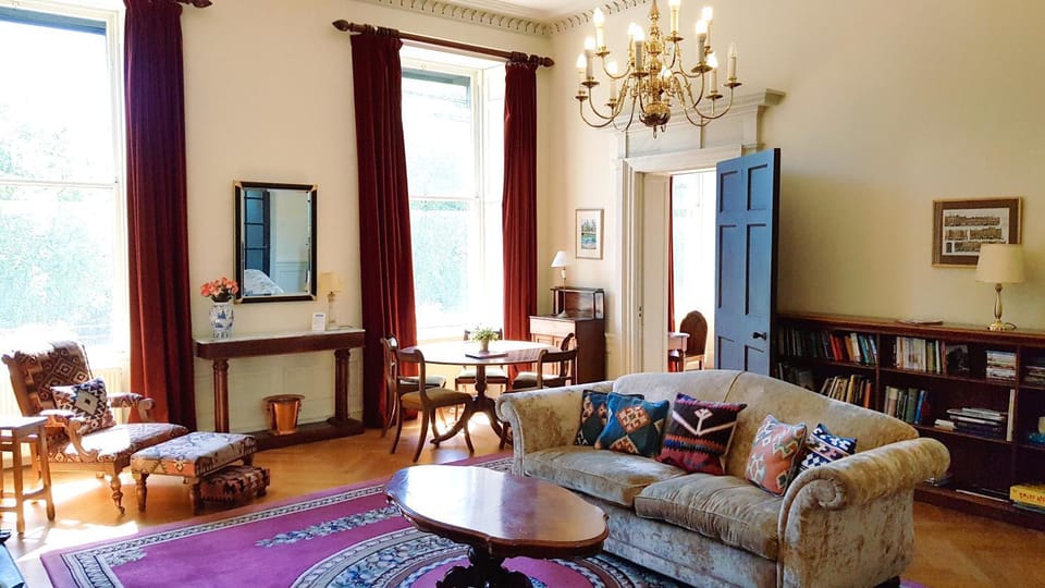 Living room, Photo of the whole room, Seating area