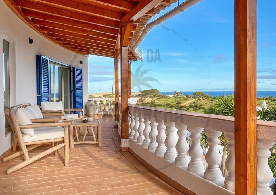 Exklusive Luxusvilla - Meerblick - beheizter Pool Villa in Luz