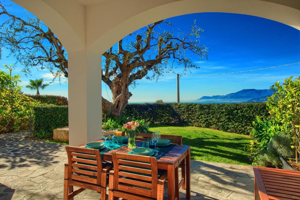 Patio, Garden, Garden, Dining area, Garden view, Sea view