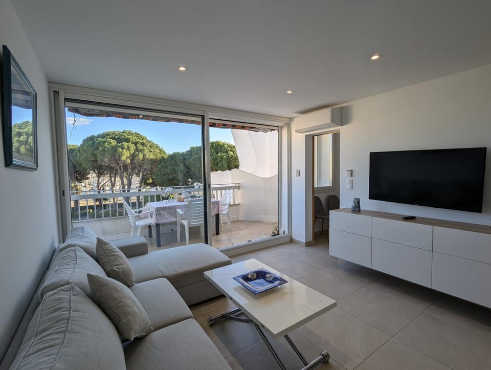 Balcony/Terrace, Living room