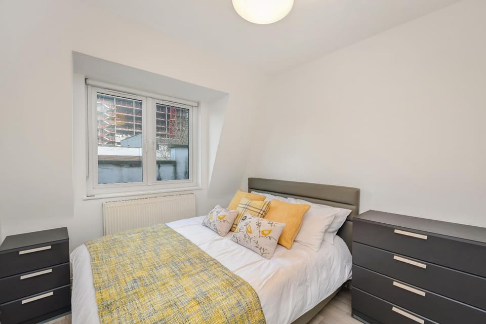 2 Bed Apartment- Finsbury Park Station C Apartment in London Borough of Islington