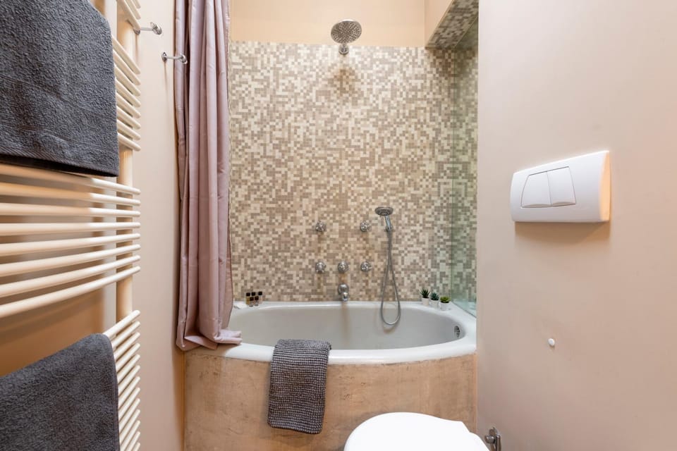 Shower, Bath
