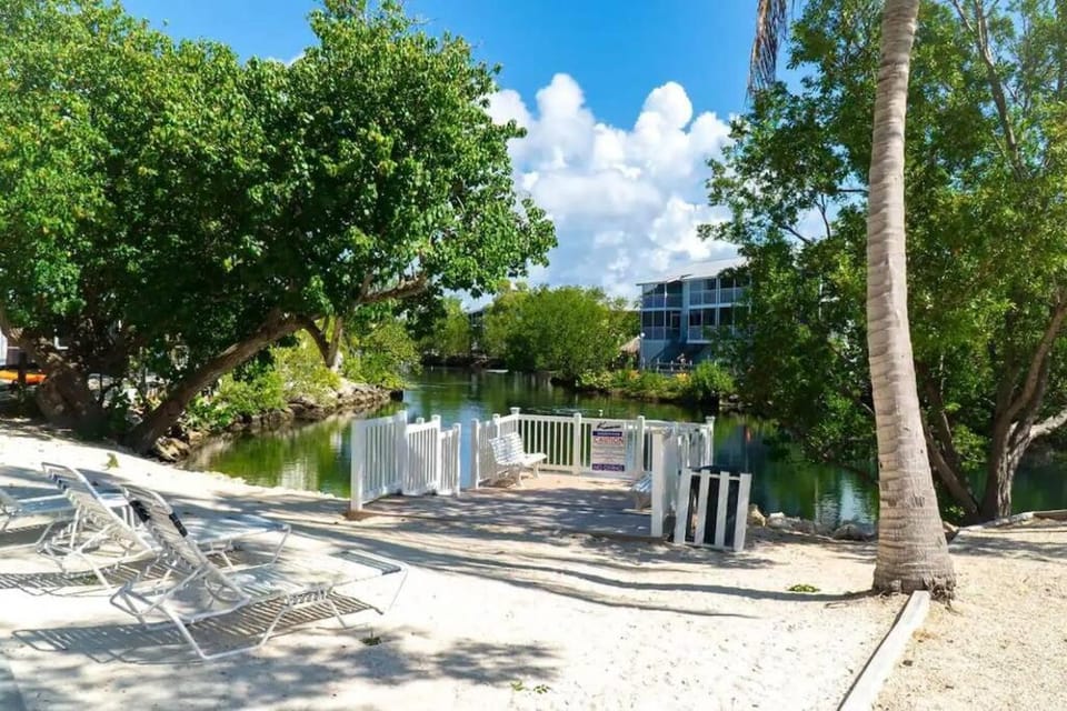 Overlooking Marina and Ocean view House in Key Largo