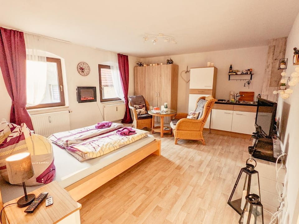 Living room, Photo of the whole room, Bedroom