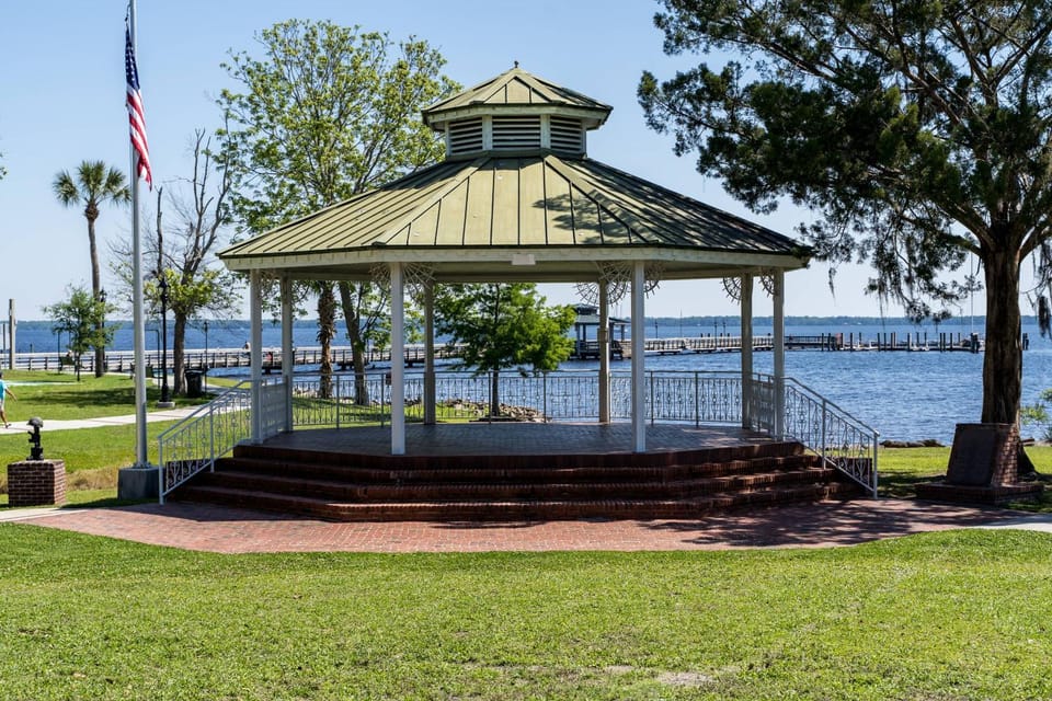 Pine Hill Point House in Florida