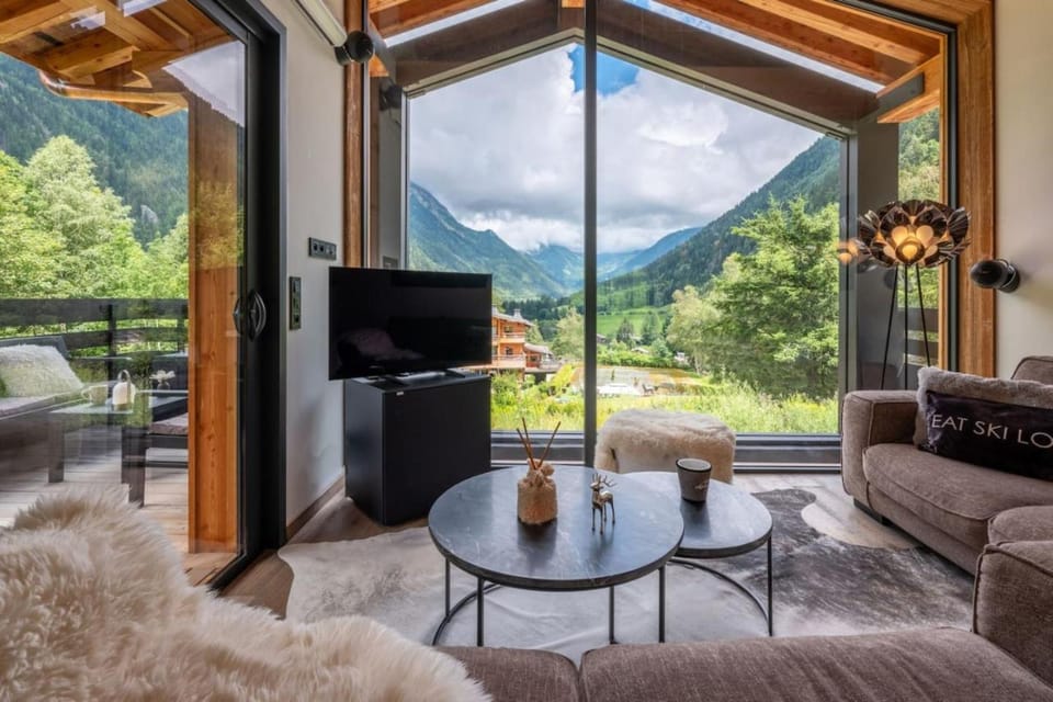 Chalet Seven Summits - Pool - Sauna - Jacuzzi - By Cozee Rentals Chalet in Chamonix
