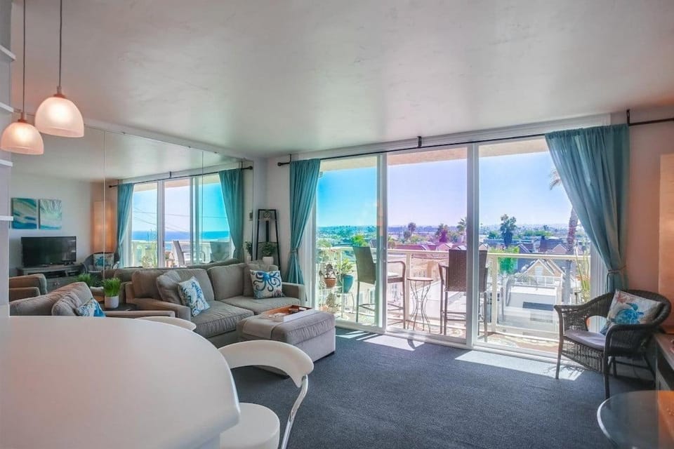 Penthouse House in Mission Beach