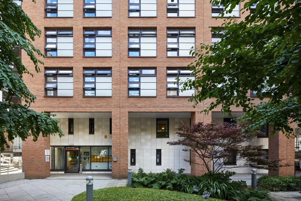 Property building, Facade/entrance