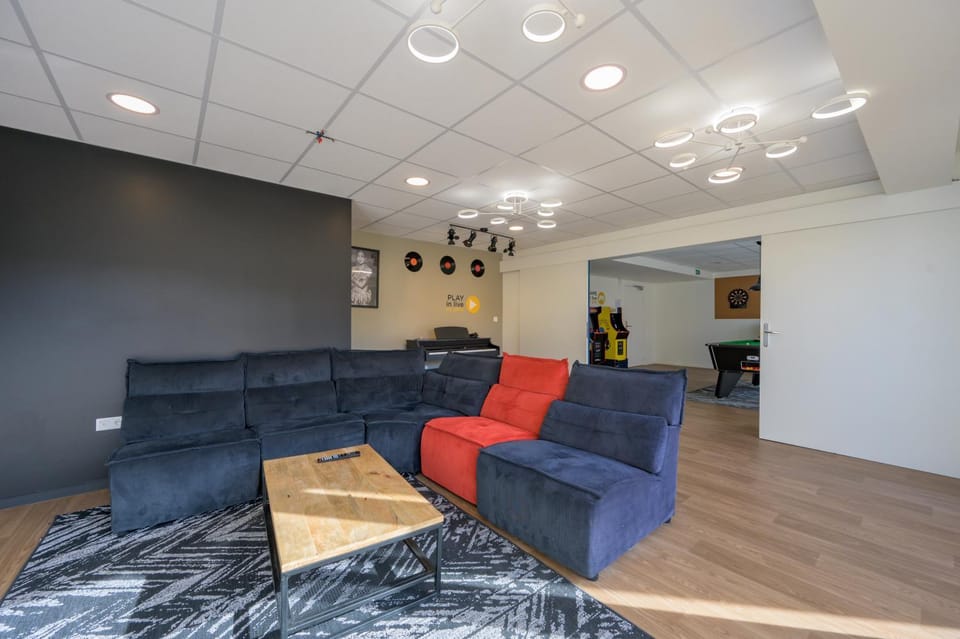 Communal lounge/ TV room