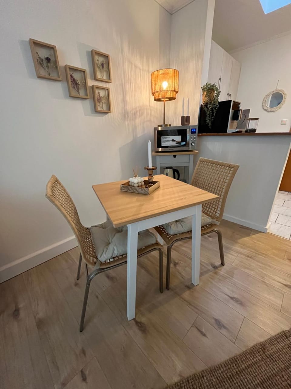 Dining area, Food