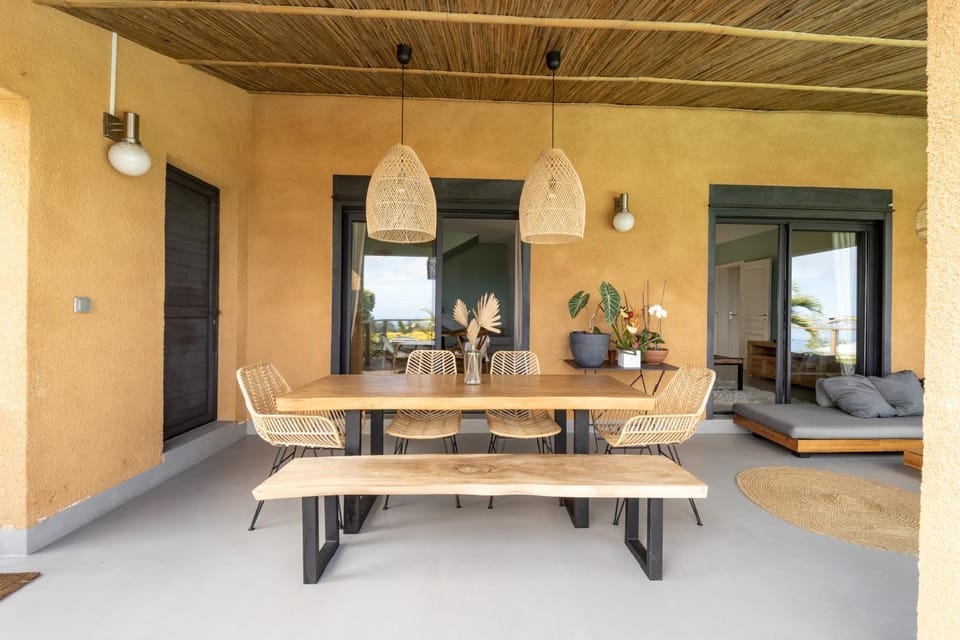 Patio, Dining area